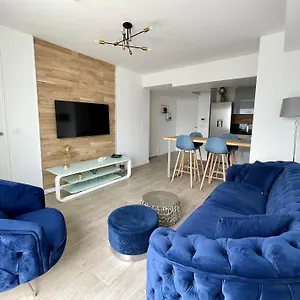https://la-marina-proche-paris-aeroport-cdg.fr-paris.fr